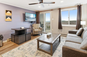 ML288 New Deck Great Views EZ Parking WiFi Retreat